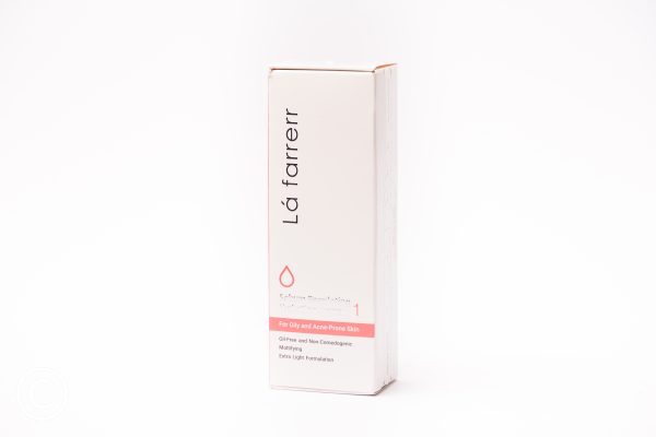 کرم کنترل کننده چربی و آبرسان لافارر مخصوص پوست های چرب و مستعد آکنه